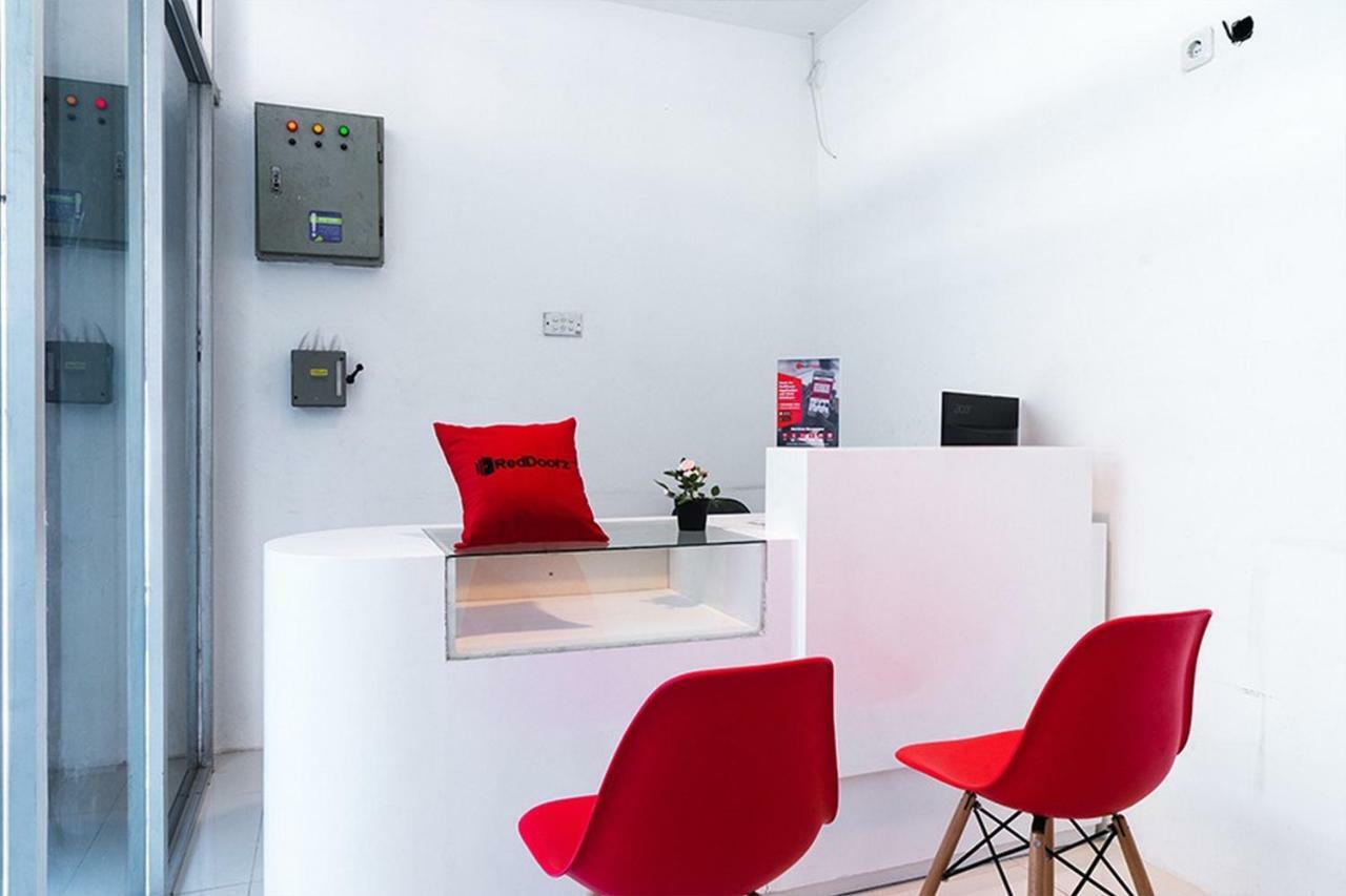RedDoorz near Seasons City Mall Dżakarta Zewnętrze zdjęcie