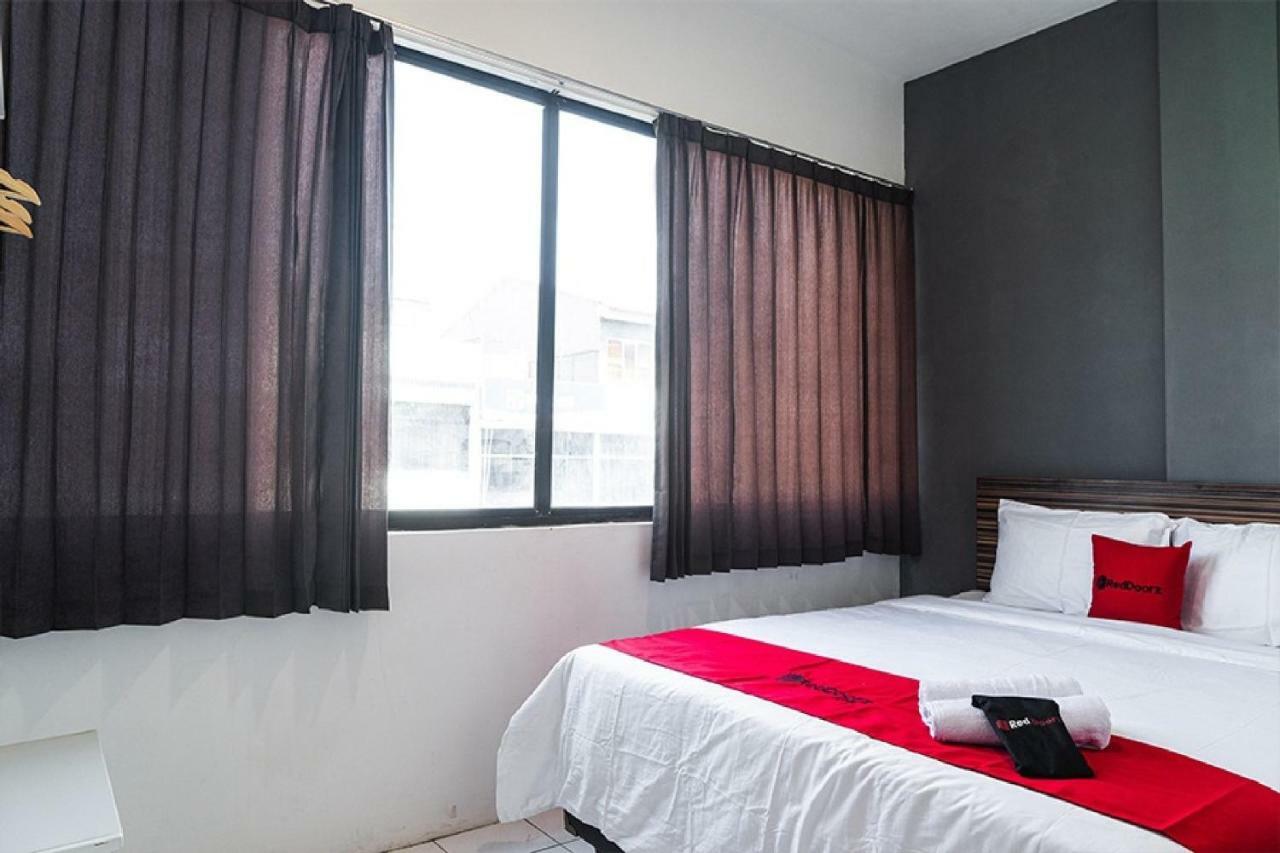 RedDoorz near Seasons City Mall Dżakarta Zewnętrze zdjęcie